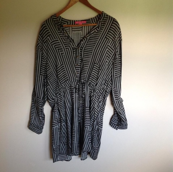 Black and white dress - Picture 2 of 4